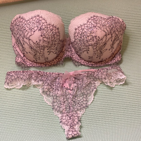 Victoria's Secret Intimates & Sleepwear Euc 32dd Victorias Secret